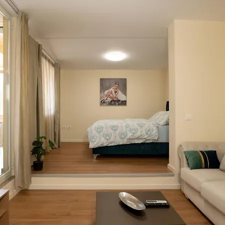 Appart hôtel Free Parking - Flex By Circle 4*