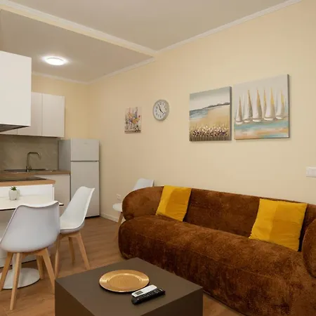 Apartahotel Free Parking - Flex By Circle 4*