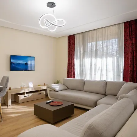 Free Parking - Flex By Circle Apartahotel Tirana