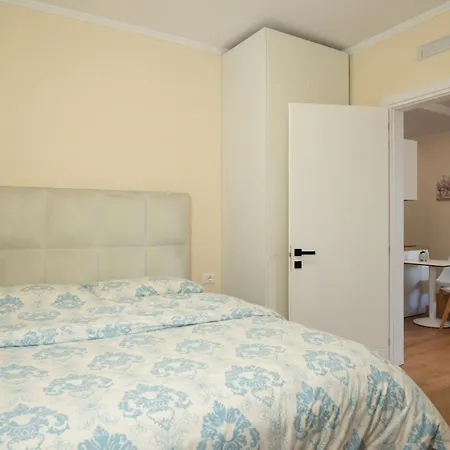 Apartahotel Free Parking - Flex By Circle 4*