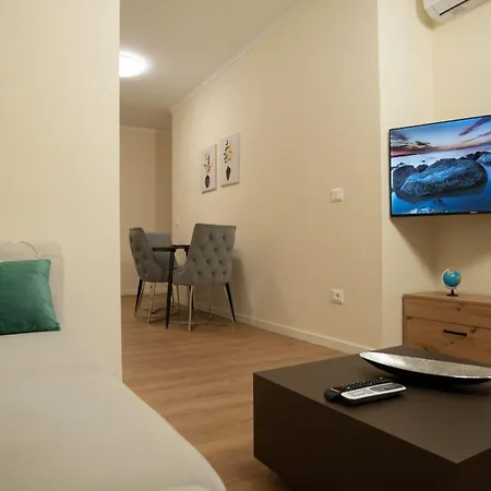 Free Parking - Flex By Circle 4* Tirana